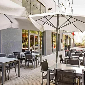 ibis-barcelona-mollet.catalonia-hotels.com/
